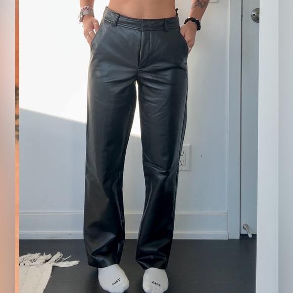 Aritzia Babaton Command Vegan Leather Pants - Picture 2 of 7